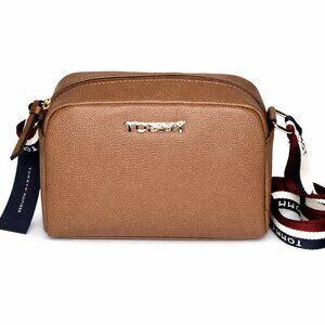 NWT Tommy Hilfiger Brown Camera Crossbody Bag Logo Strap Gold Hardware